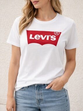 Levi’s White Logo Graphic Tee XL NWT Classic Red Batwing Cotton